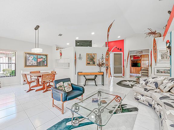 3rd image of 7637 Lexington Club Blvd APT A