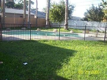 5th image of 2610 W Shields Ave