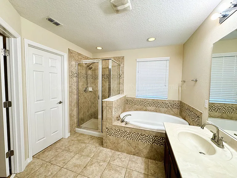 6621 Helmsley Cir — Photo 30