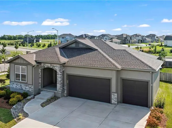 16505 S Stagecoach St, Olathe, KS 66062