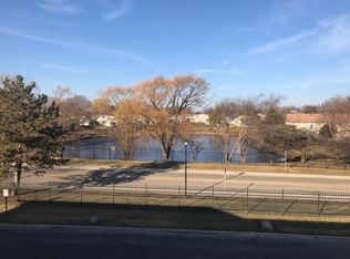 1941 N Green Ln N APT 3A, Palatine, IL 60074