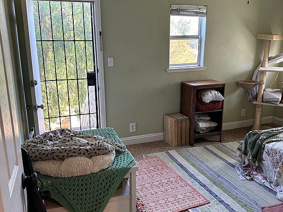 5th image of 960 E Santa Paula St #962.5