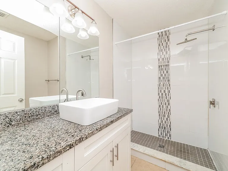 11105 Cherrywood Ln — Photo 8