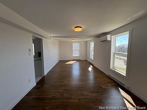 4th image of 40 Prince St