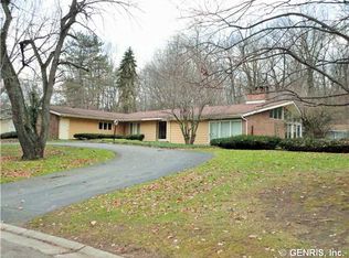 26 Landsdowne Ln, Rochester, NY 14618