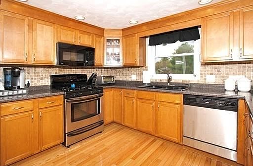 3rd image of 124 Rogers Dr