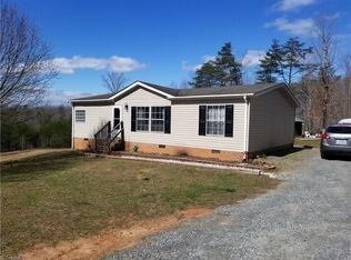 286 Casstevens Rd, Mount Airy, NC 27030