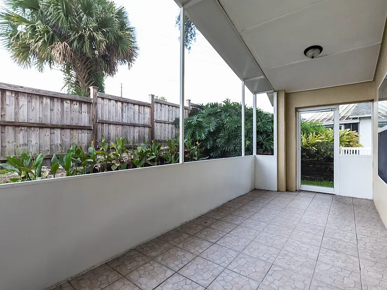 338 Lakebreeze Cir — Photo 15