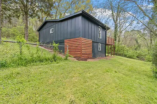 2 bed, 1100 sqft, $2,100 — Photo 3