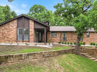 1602 Brunson Ct, Arlington, TX 76012