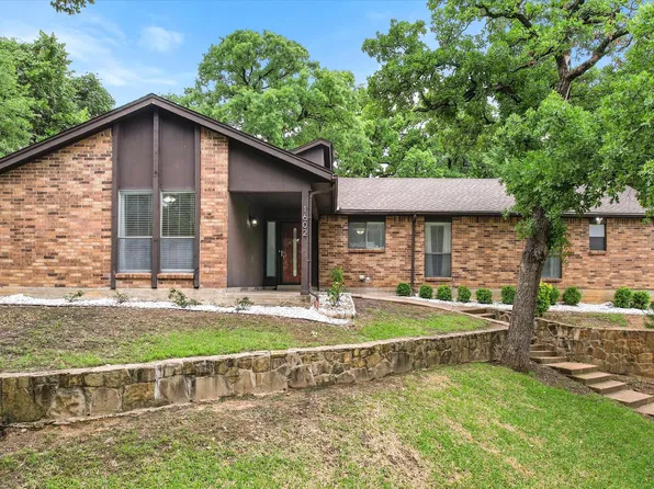 1602 Brunson Ct, Arlington, TX 76012