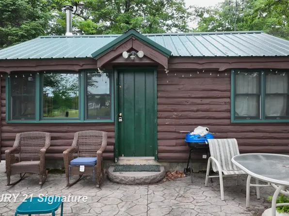 751 E Long Lake Dr, Harrison, MI 48625