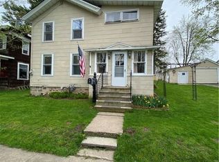 8 Spring St, Phoenix, NY 13135