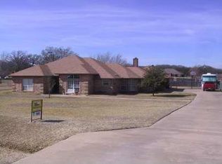 233 Cross Creek Ct, Burleson, TX 76028