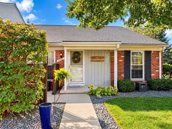 39497 Heatherheath Dr #8, Clinton Township, MI 48038