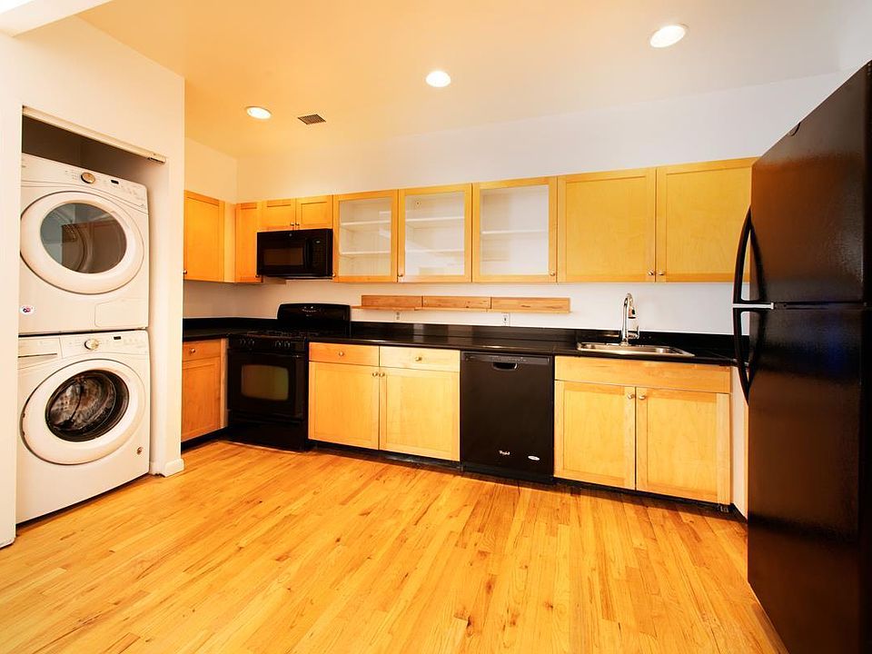 1st image of 80 Nassau St APT 4B