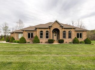 6008 Huntington Creek Dr, Floyds Knobs, IN 47119