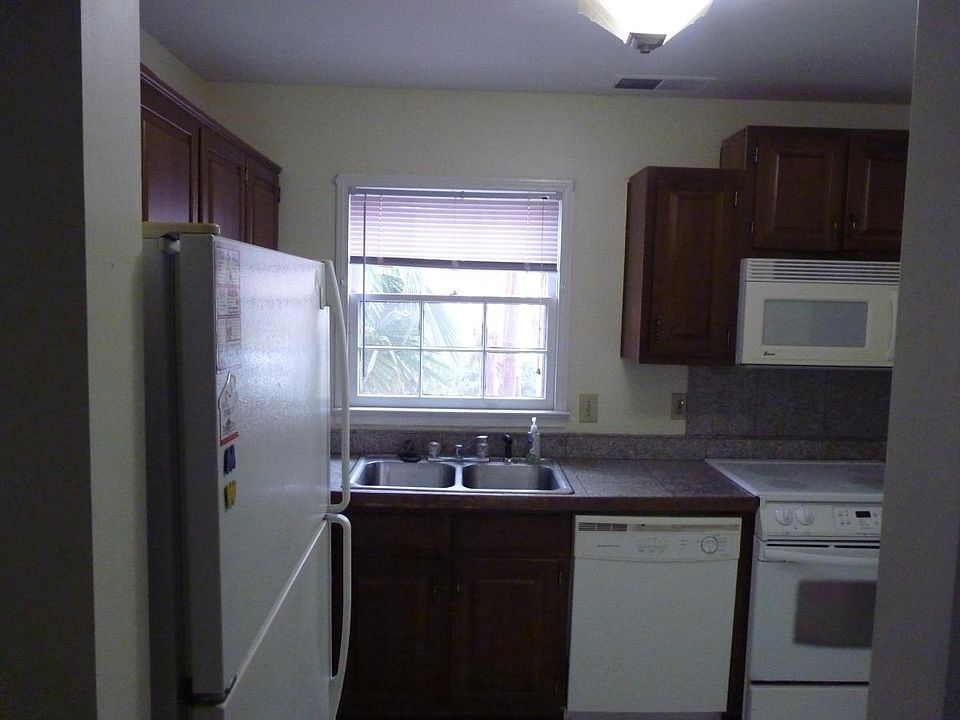 1st image of 832 Westminster Ln