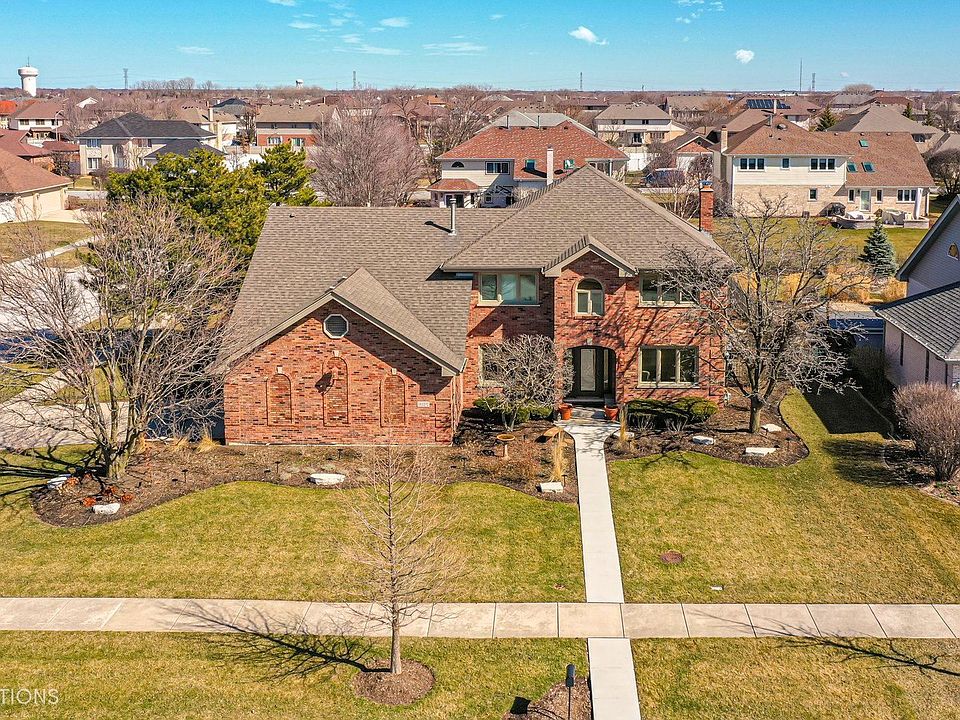 1st image of 18125 Mockingbird Ln