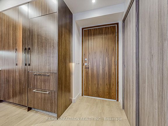 4th image of 85 McMahon Dr #3106