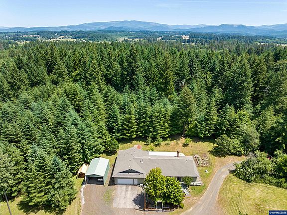 2nd image of 39711 Lacomb Dr
