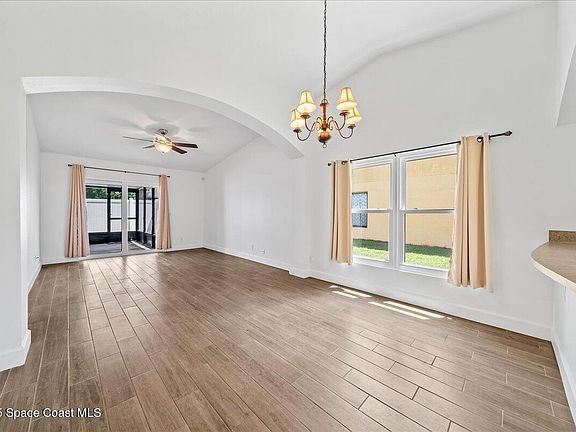 4th image of 890 Luminary Cir APT 106