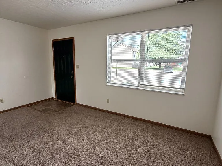 Jefferson Crossing Townhomes — Photo 28