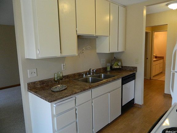 4th image of 445 Almond Dr APT 95