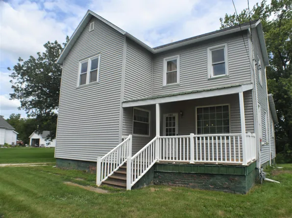 1585 E Walnut St, Canton, IL 61520