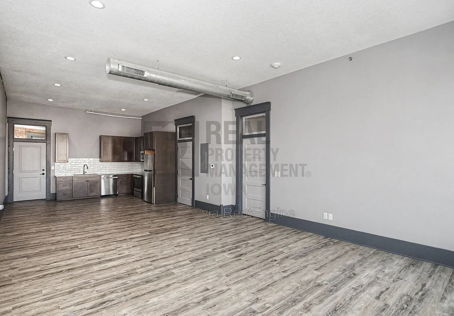 1 bed, 1.0 bath, 900 sqft, $895 — Photo 2