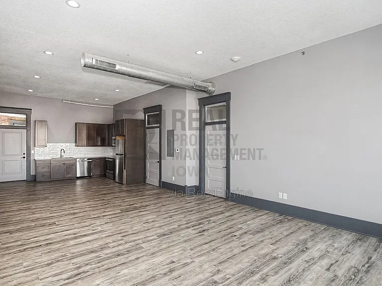 1214 2nd St #8 — Photo 2
