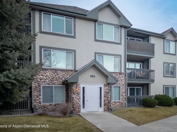 792 Castle Valley Blvd APT B, New Castle, CO 81647