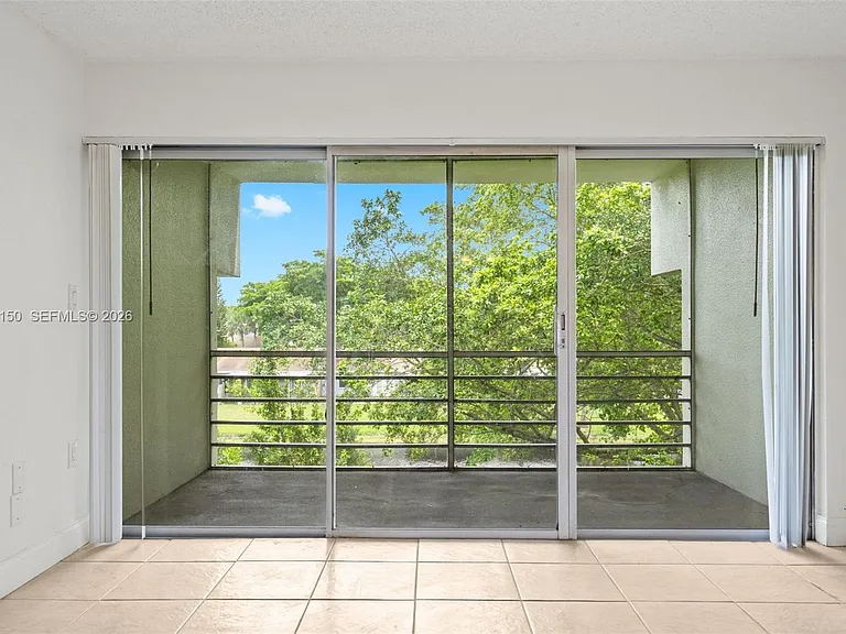 4215 N University Dr #305 — Photo 22