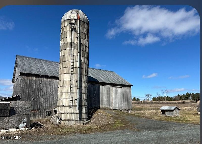 4th image of 199 County Route 18