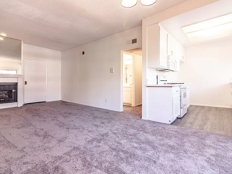 10934 Huston St #109 — Photo 2