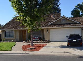 1017 E Milgeo Ave, Ripon, CA 95366