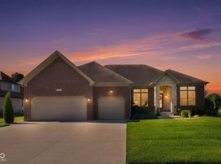 3831 Sycamore Bend Ct, Columbus, IN 47203
