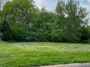 5605 N Mooring Way, Peoria, IL 61615