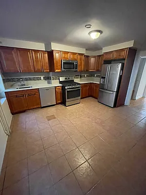 Rented by H.P. Greenfield Real Estate | media 16