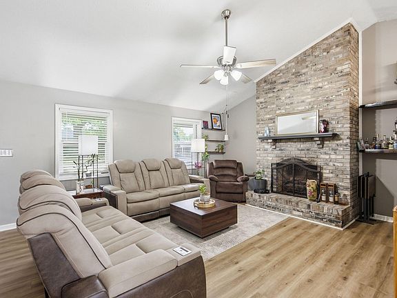 5th image of 105 Sequoyah Trl