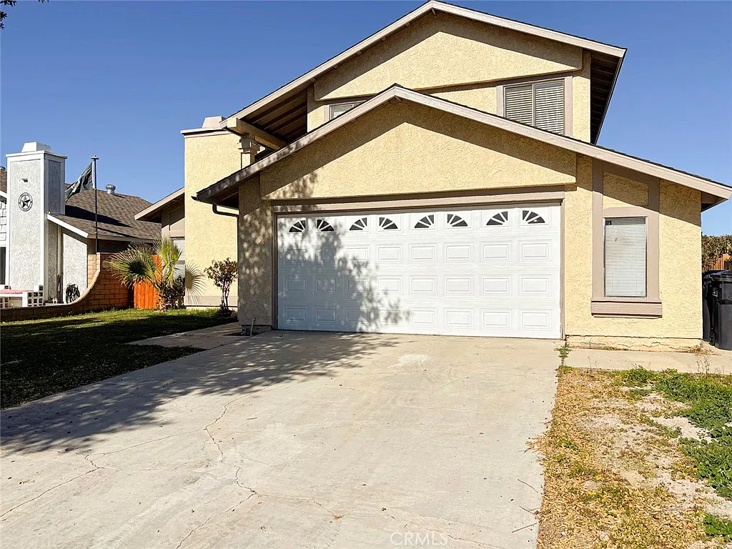 4 bed, 1398 sqft, $2,950 — Photo 2