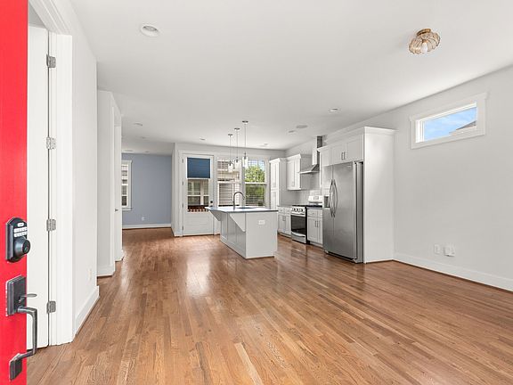 4th image of 1702A Simpkins St