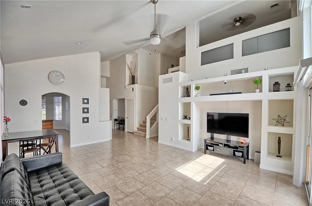 3 bed, 2.5 bath, 1866 sqft, $2,250 — Photo 2