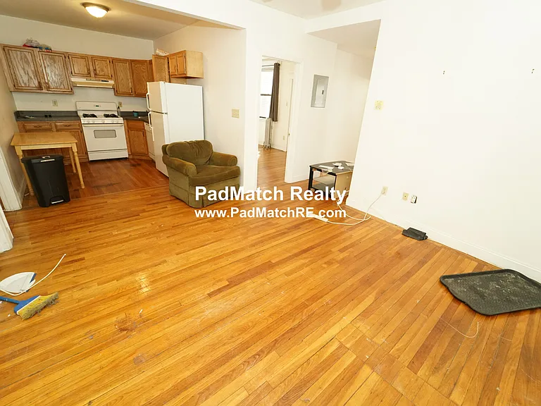 19 Egremont Rd #1 — Photo 3