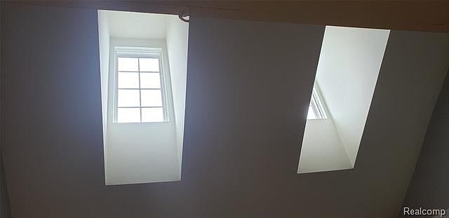 2nd image of 1093 Foxboro #1
