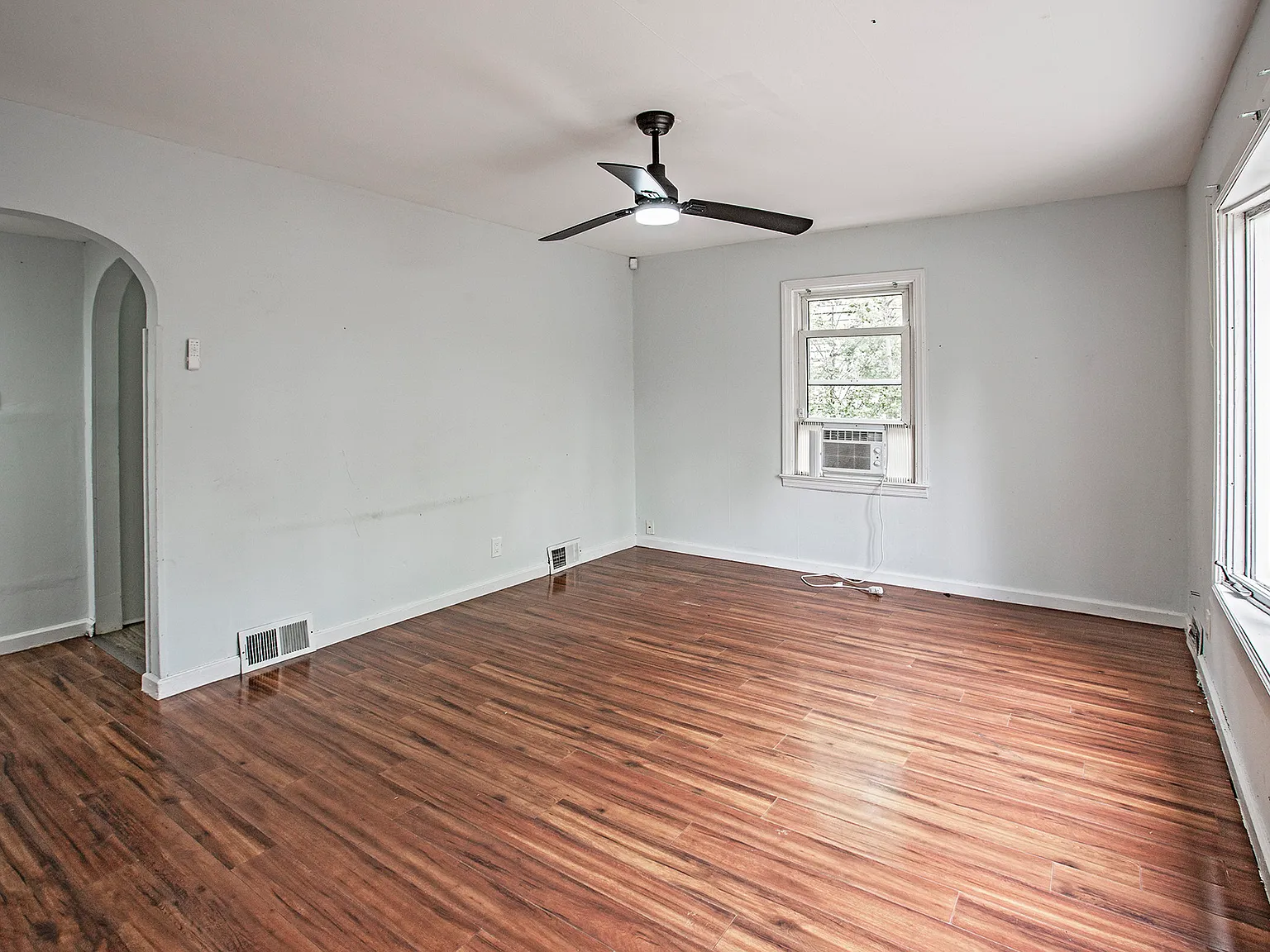 16 West Linden Avenue - 1 — Photo 2