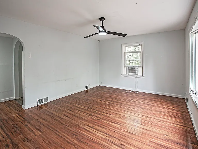 16 W Linden Ave — Photo 11