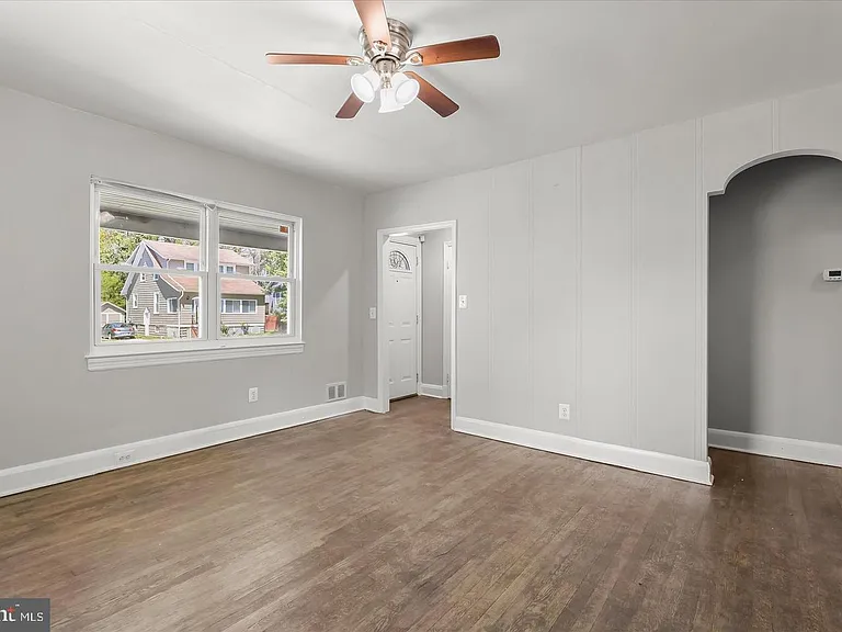 4015 Duvall Ave — Photo 6