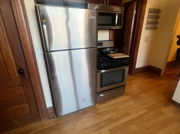 1612 W Beach Ave APT 2R, Chicago, IL 60622
