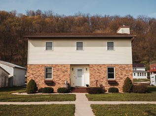 202 2nd St SW, Elkader, IA 52043